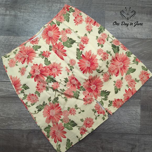 B. Moss Clothing Company Floral Mini Skirt Size 12 - Picture 5 of 5